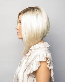 Taylor Wig By Noriko 30 Taylor Wig By Noriko -Do it with Wig shop. 1708 Taylor ChampagneR sd2