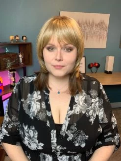 Beautiful Illusion Topper By Raquel Welch | Mono Top 27 Beautiful Illusion Topper By Raquel Welch | Mono Top -Do it with Wig shop. BeautifulIllusion2