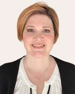 Billie Wig By Envy | Human Hair/Synthetic Blend -Do it with Wig shop. Billie Envy CreamedCoffee Front