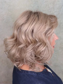 Editor's Pick Elite Wig By Raquel Welch | Hand-Tied -Do it with Wig shop. Editor spickeliteside