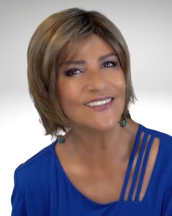 Delaney Wig By Envy | Mono Top -Do it with Wig shop. EnvyDelaneyHoneyBreeze