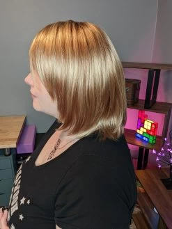 Heather Wig By Estetica -Do it with Wig shop. EsteticaHeatherinR20RT8Side1