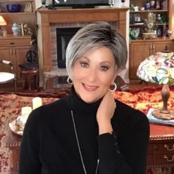 Perry Wig By Estetica -Do it with Wig shop. Facetune 10 03 2019 13 00 27 4