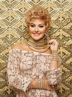 Acclaim Wig By Gabor | Average Cap -Do it with Wig shop. GB Acclaim GoldenAnniversary Model Front1 6d98c256 d853 4b2c a47b 6542b2808430