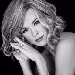 Headliner Wig By Raquel Welch -Do it with Wig shop. Headliner 3