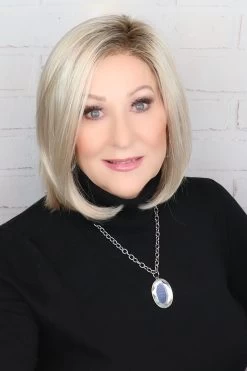 Jamison Wig By Estetica -Do it with Wig shop. Jamisonsunlitblondefront1 3ce4fe1d 5693 457b b8d3 a6d73c0be5ed