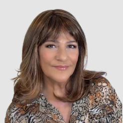 Jolie Wig By Envy 38 Jolie Wig By Envy -Do it with Wig shop. JoliebyEnvyChcolateCaramel