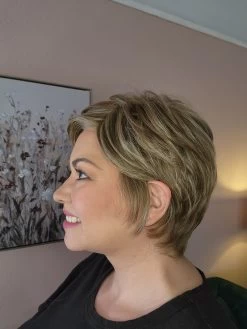 Paula Wig By Envy | Human Hair/Synthetic Blend -Do it with Wig shop. PaulabyEnvyAlmondBreezeSide