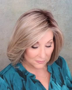 Portrait Mode Wig By Raquel Welch | Mono Top -Do it with Wig shop. PotraitmodeSSicedlattemacchiatotop