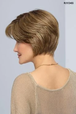 Born To Shine Wig By Raquel Welch | Heat-Friendly Synthetic 27 Born To Shine Wig By Raquel Welch | Heat-Friendly Synthetic -Do it with Wig shop. RW BornToShine Model1 Side3