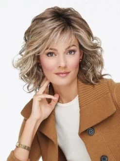 Editor's Pick Elite Wig By Raquel Welch | Hand-Tied -Do it with Wig shop. RW EditorsPickElite Model Front2 cf4f66c5 6cf8 455f be36 7bdfc386e7b0