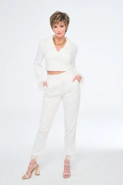 Fierce And Focused Wig By Raquel Welch -Do it with Wig shop. RW Fierce Focused Model Front3