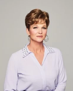 Lyric Top Piece By Raquel Welch 24 Lyric Top Piece By Raquel Welch -Do it with Wig shop. RW Lyric Model Front1