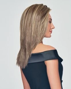 Well Played Wig By Raquel Welch | Mono Part -Do it with Wig shop. RW WellPlayed Model Side1