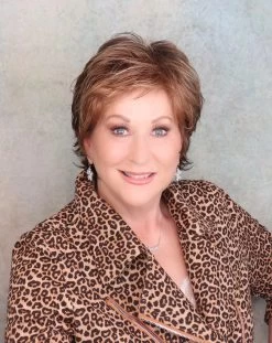 Rica Wig By Ellen Wille | Mono Crown 29 Rica Wig By Ellen Wille | Mono Crown -Do it with Wig shop. RicaNutMultiLightedfront