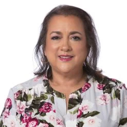 Total Topper By Toni Brattin | Heat Friendly Synthetic -Do it with Wig shop. TB TotalTopper Product Before1