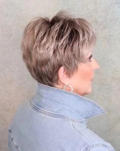 Barletta Hi Mono Wig By Ellen Wille | Mono Top -Do it with Wig shop. barlettahimonoivoryblondeshadedside
